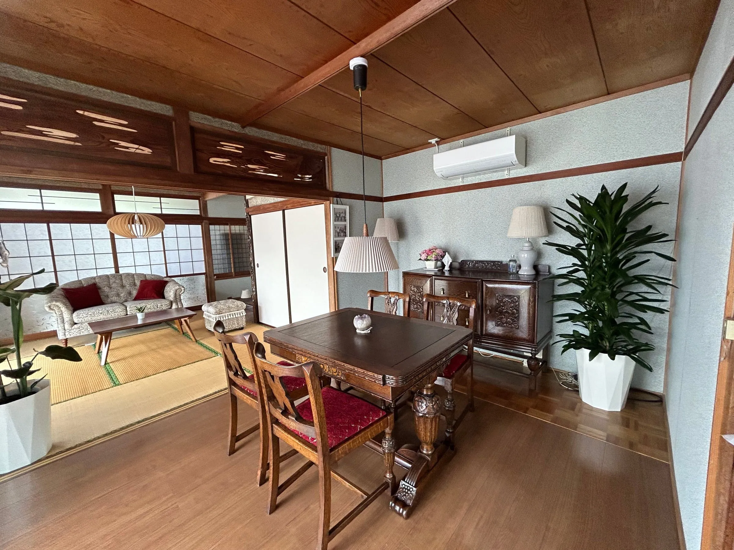 GRACE takachiho の店内 — アンティーク調の完全個室サロン 1
